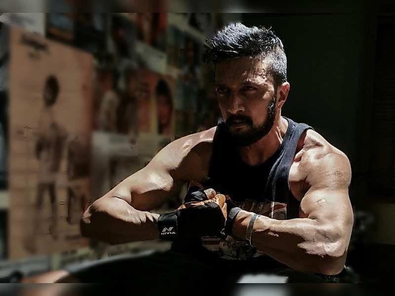 MaluruKsss's tweet photo. Yes @KicchaSudeep Back with Ragad look 🔥🔥 stay fit #phantom #phantomlook @KSSS_Official_ @jaggisigns @thesudeepians @KicchaAddictors @ChallakereKSSS @YDKSFA_Official @MagadiKsss @Naveengowda0072 @ssparishattu @ssparishattu @MagadiKsss @DDSTSOfficial @D_ksss @Sudeep_Trends https://t.co/lSL00BVJVP