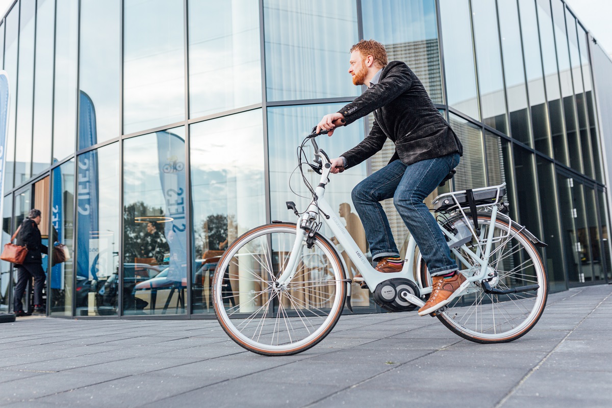 brabantfietst's tweet photo. Werkgevers in gemeente Waalwijk en gemeente Heusden opgelet! Op 10 juni start in Waalwijk en Heusden de Sjees E-bike Pool. Meld je aan en laat jouw medewerkers het fietsen op een e-bike ervaren: https://t.co/Gb0fAUUH8z.

#ebike #brabantfietst #waalwijk #heusden https://t.co/Img7PyHyBe