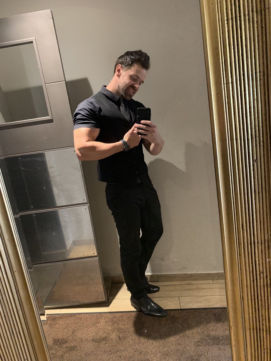 peetasbuble's tweet photo. Too good to be back performing, for real people 🎙🕺🏽. And what a job @lasalabanus keeping everyone safe during these times. I’m there every Sunday from 2pm - 5pm 🎙🎙🎙🎙 can’t wait to see you there ❤️ https://t.co/tm6OIUzmy1