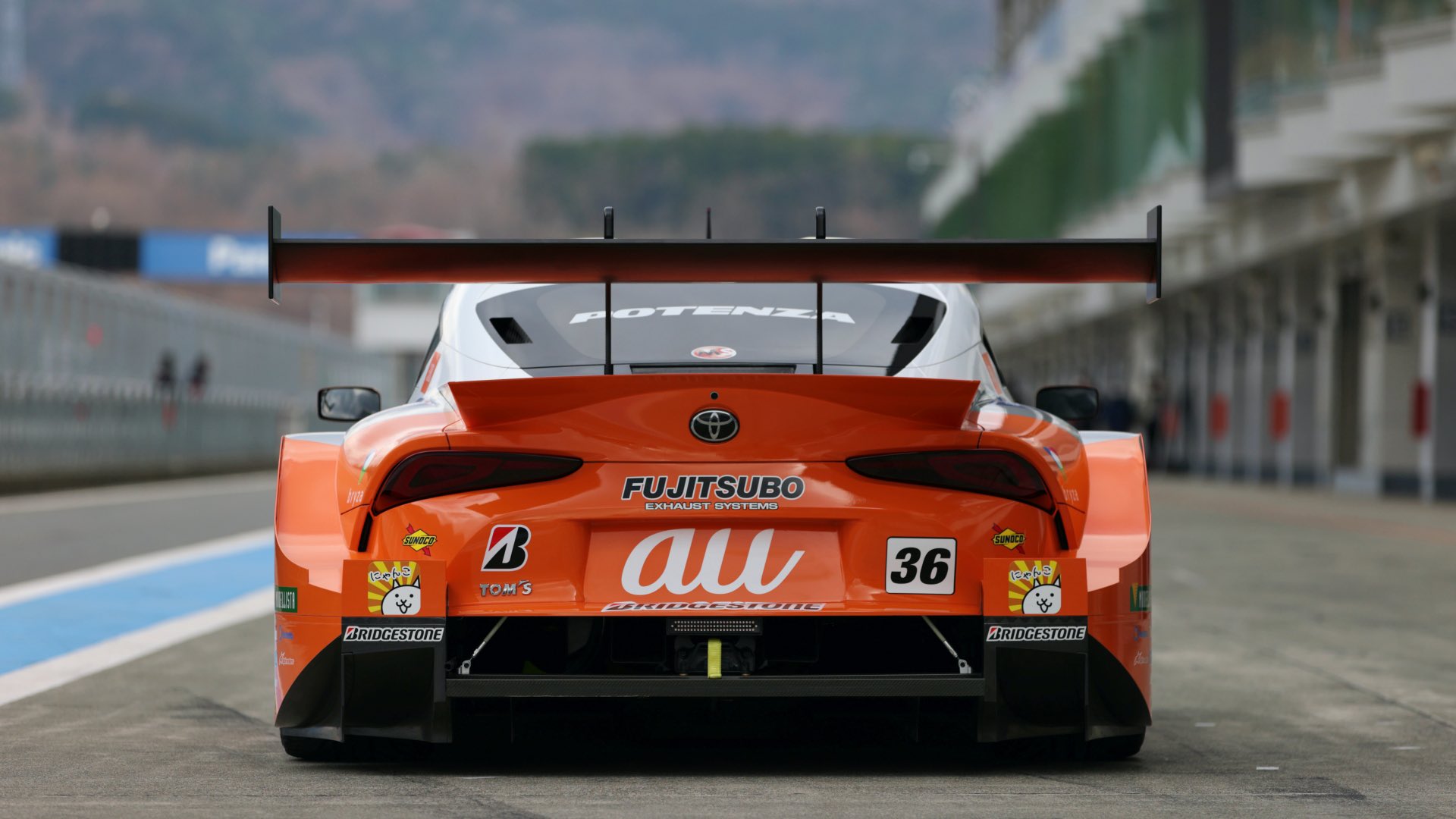 ミニ四駆】au TOM'S GRスープラ＋GTウイング【オリジナル塗装ボディ