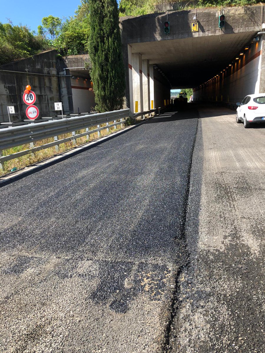 clientiANAS's tweet photo. 👷‍♂️Risanamento pavimentazione #Anas su #SS675 “Umbro-Laziale”

🚧Dal 3 giugno siamo dal 70,600 al 33,900 (dir. Civit.– Orte) e dal chilometro 31,250 al chilometro 45 (dir. Orte – Civit)

✅Completamento  entro 17 luglio

➡️Qui al link per tutti dettagli ⤵️

https://t.co/S9FQlVTq3o https://t.co/ZDANPNKgRc