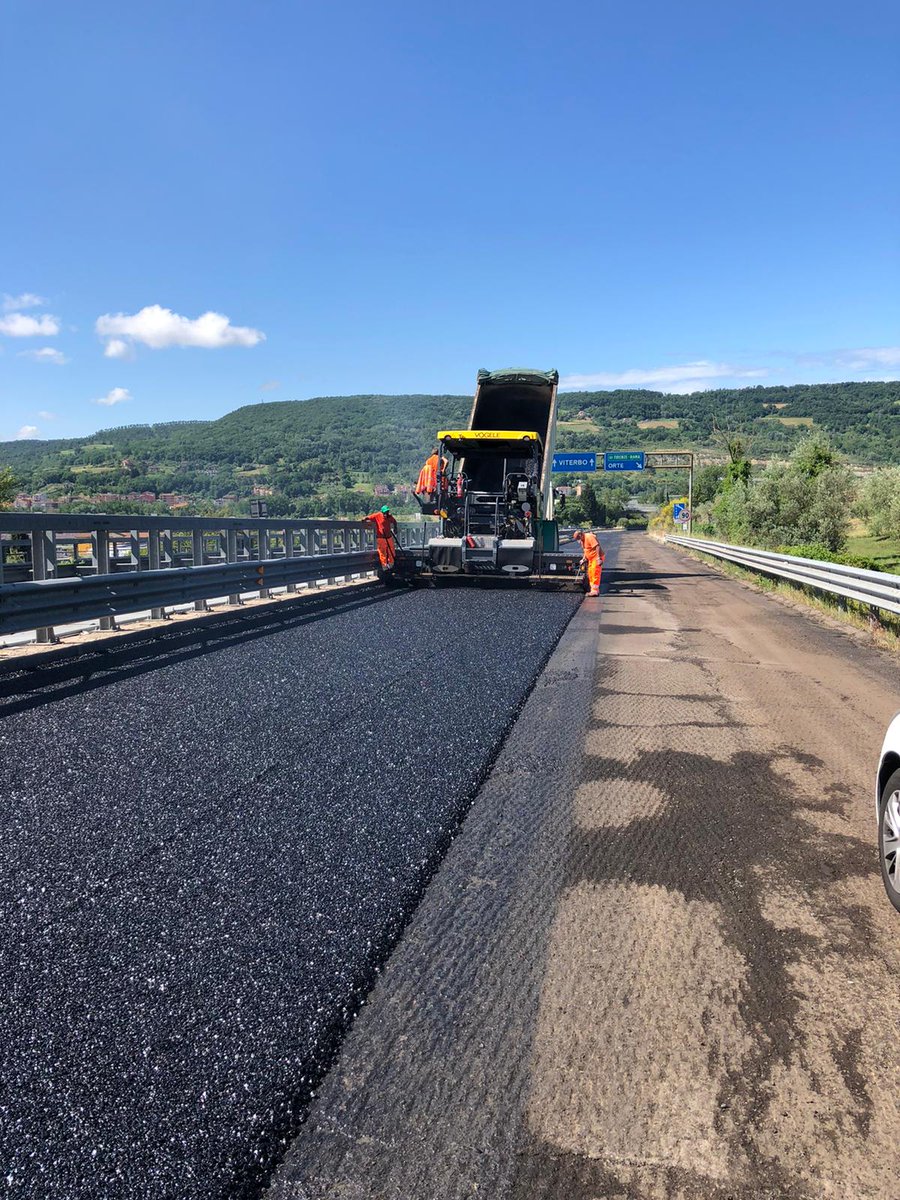 clientiANAS's tweet photo. 👷‍♂️Risanamento pavimentazione #Anas su #SS675 “Umbro-Laziale”

🚧Dal 3 giugno siamo dal 70,600 al 33,900 (dir. Civit.– Orte) e dal chilometro 31,250 al chilometro 45 (dir. Orte – Civit)

✅Completamento  entro 17 luglio

➡️Qui al link per tutti dettagli ⤵️

https://t.co/S9FQlVTq3o https://t.co/ZDANPNKgRc
