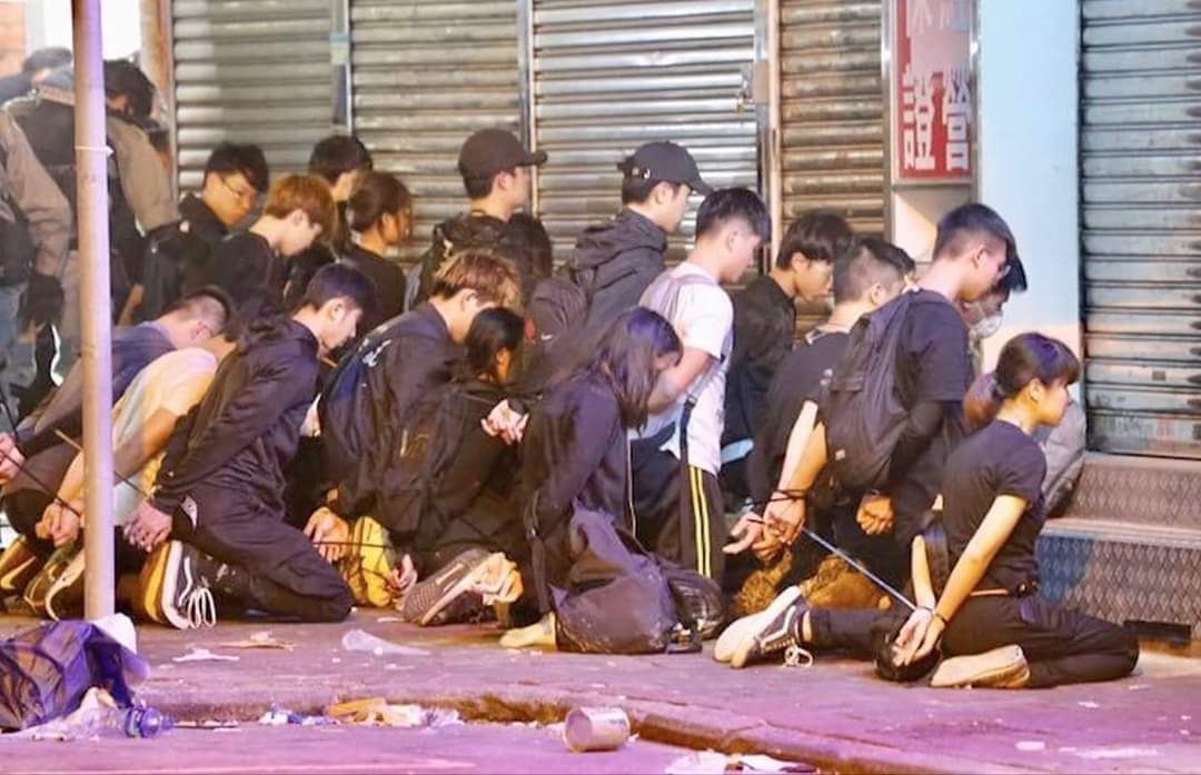 Alison_ooxx's tweet photo. Most police in #HongKong became murder and raper. Countless people are suffering. These pictures are really disturbing. https://t.co/juDTerBcpt