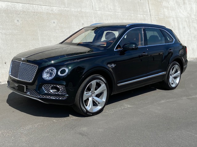 Come and discover this 'Certified by Bentley' Bentayga W12 in our showroom.
More info : bit.ly/2M0oFmD

#Bentley #bentaygaw12 #bentleyknokke #bentley_knokke
#bentleymotors #mulliner #bentleybentayga #mykh
#knokke #knokkeheist #knokkeheistgram #knokkelezoute