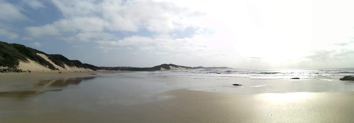 bcmtourism's tweet photo. Social distancing? No problem.
#ThisIsBuffaloCity #EastLondon #NahoonBeach #lowtide https://t.co/Ny2rOiRQim