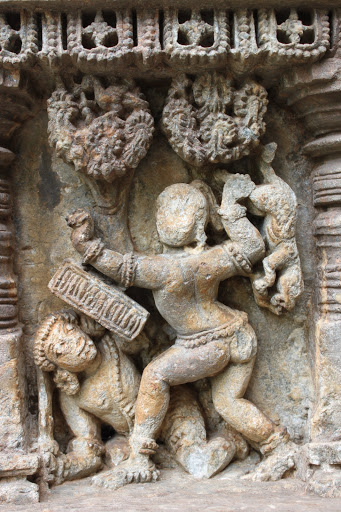 6/n Twenty five panels depict the life of the Hindu god Krishna and the remaining forty five panels depict scenes from the epic Mahabharata. @ReclaimTemples