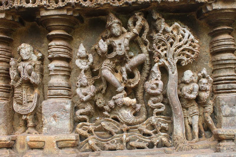 6/n Twenty five panels depict the life of the Hindu god Krishna and the remaining forty five panels depict scenes from the epic Mahabharata. @ReclaimTemples