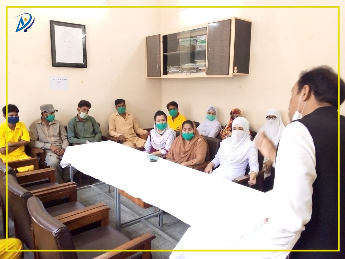 ArarGroup123's tweet photo. @ArarGroup123 along with @pid_gov is providing its services round the clock at THQ Hospital Sangla Hill, Nankana Sahib. Training session conducted by our brilliant District Manager Asmat Mehmood on 13-05-2020.

#COVID19 
#ARARServingHumanity
#ARARCoronaSaviours
#WasteManagement https://t.co/BJNCtyKt6m