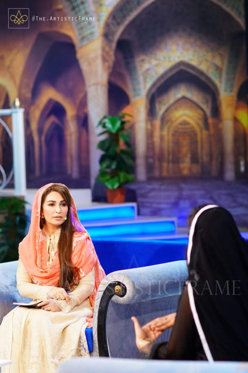 uffairaas's tweet photo. #Ramadan_2019
#Baran_Rehmut #Reema_Khan
#uffaira
#Uffaira_Anis_Saad
#Celebrity_Nutritionist #Nutritionist_Uffaira #Celebrity_Expert #Pakistans_Expert #Home_Expert
#uffaira #style #trendsetter #stylecreator #decent #elegant #Classy
#expert #experties #education #learn https://t.co/Tw9pZgmof6