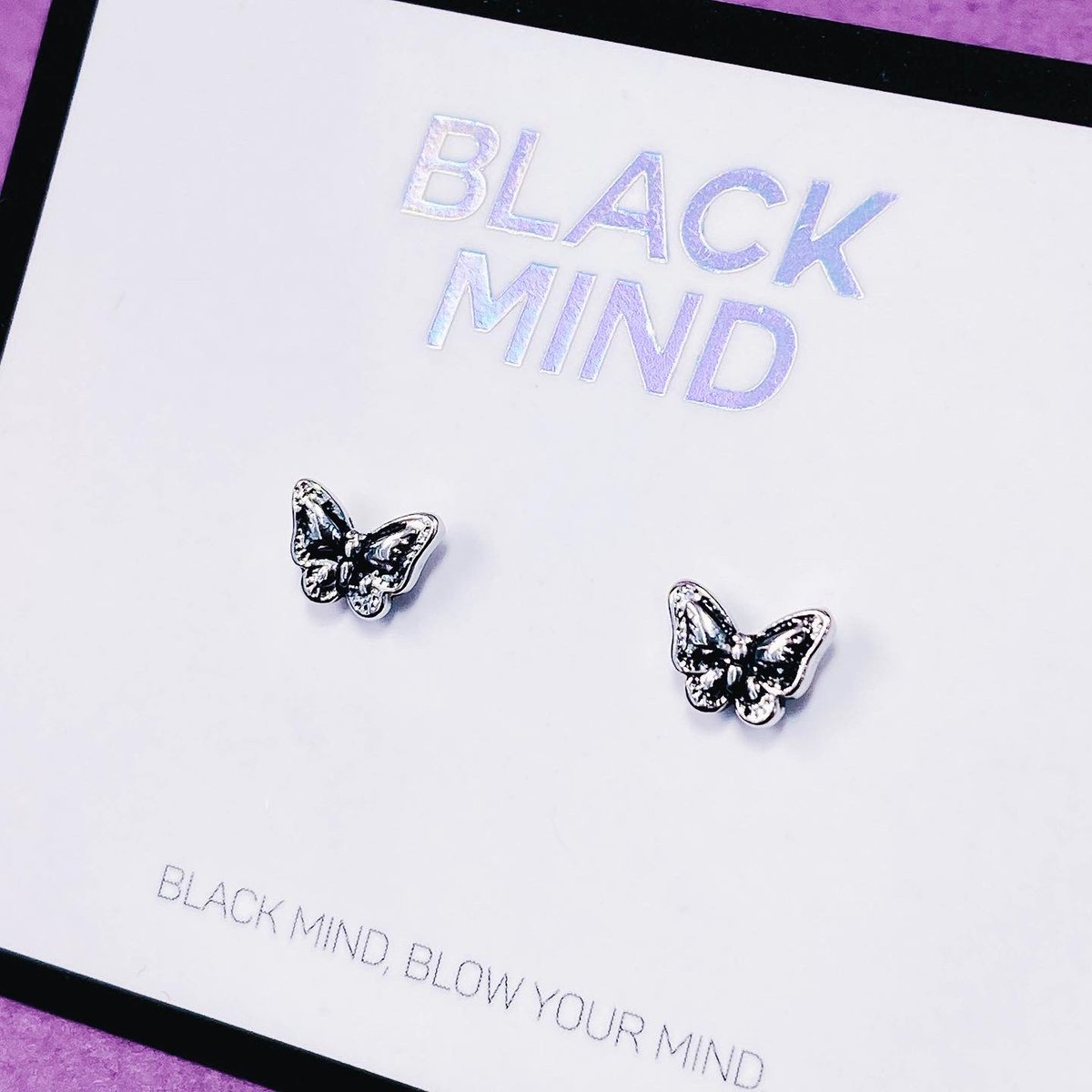 신상 나비피어싱 mini butterfly💜

可愛いバタフライ·ピアース💜

Butterfly piercing of new product💜

🇰🇷/KRW👉🏻 bit.ly/2AaZTgR
🌐/USD👉🏻 bit.ly/3esYxgo
🇯🇵/JPY👉🏻 bit.ly/2XFtFSP