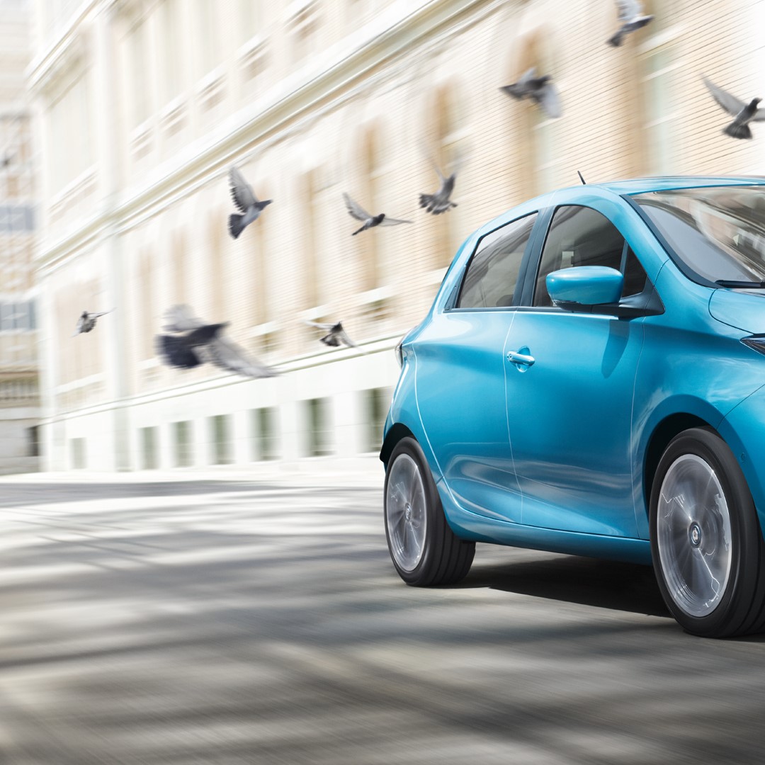 RenaultAutofer's tweet photo. Si estás pensando en todo lo que harás cuanto esto termine, incluye en tus planes al Nuevo Renault ZOE 100% eléctrico y sus hasta 386 km de autonomía. #AhoraMasQueNunca https://t.co/AfjFIdPhK6