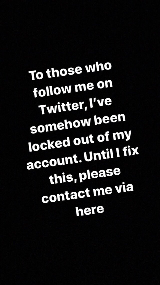 Please Be Seated tweet media