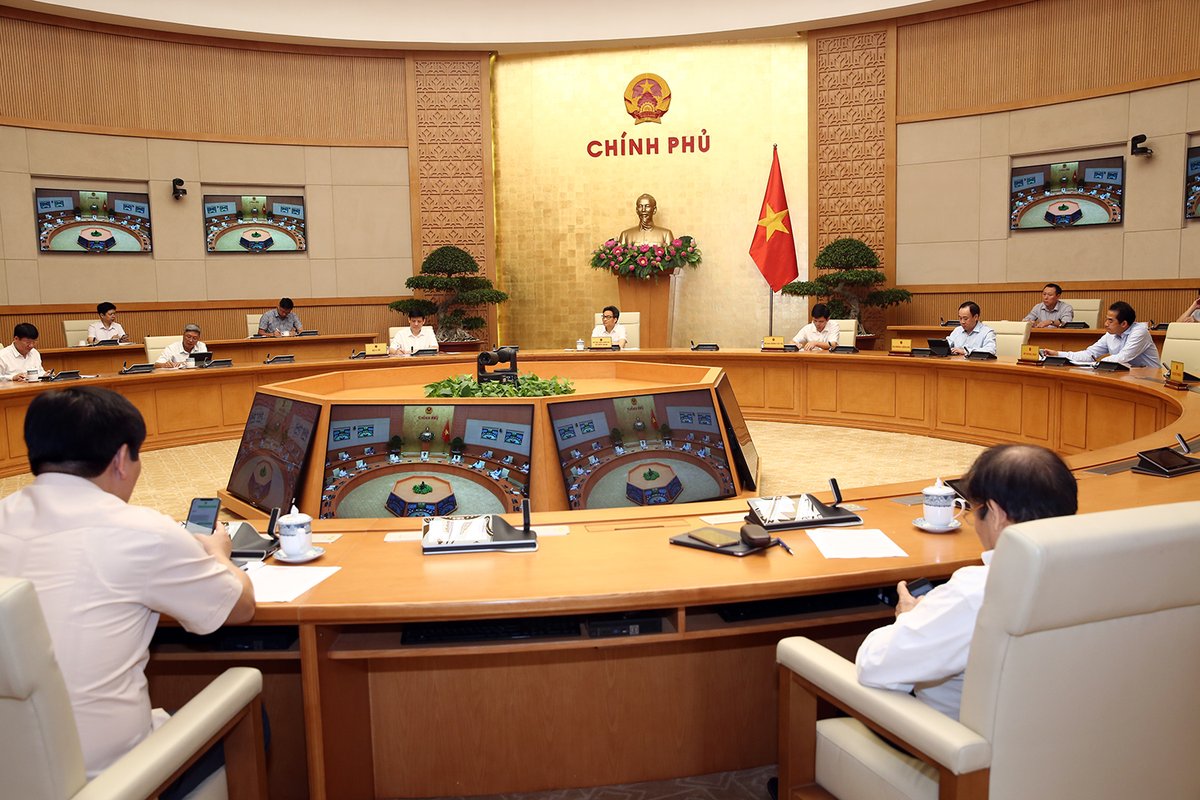 VNGovtPortal's tweet photo. National Steering Committee agreed Thursday Viet Nam should continue closing borders to foreign tourists at this time, as external #COVID19 transmission risks still remain
https://t.co/Harz3yVVKF https://t.co/DHlv18403w