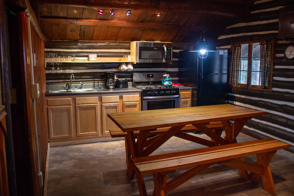 FairWindsCabins's tweet photo. Need a log cabin getaway this weekend? Cook Riverside Cabin 14 is available! Sleeps up to 6 in 2 bedrooms. Pet friendly! Kitchenware &amp; bed linens provided. 2 night min. More at https://t.co/JaCa2BI771
#NWPA #PAWilds #CookForestStatePark #LogCabinLife https://t.co/kTdTZg81lr