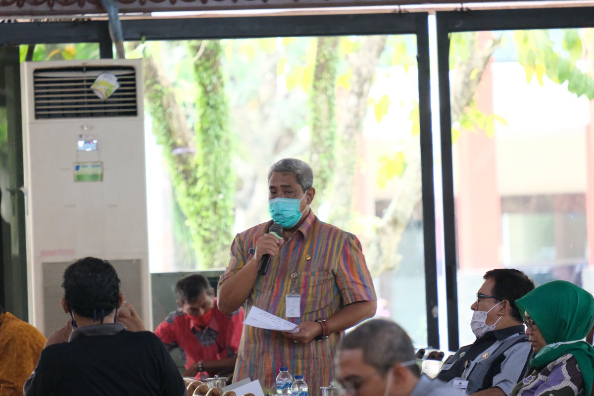 Menyikapi New Normal, Kepala Dinas Kesehatan Klaten Cahyono Widodo memberikan tanggapan bahwa sebetulnya new normal merupakan perubahan yaitu perilaku normal dengan menerapkan protokol kesehatan mencegah Covid-19.