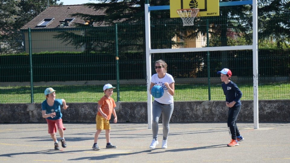 Chassieu69680's tweet photo. ✅ Suspendu pendant la crise, l’accueil de loisirs du mercredi sera à nouveau accessible dès le 3 juin.
🏤🏤 Deux écoles seront ouvertes et pourront accueillir 200 enfants dans le respect du protocole sanitaire en vigueur.
➡️ Renseignements inscriptions auprès du Guichet unique. https://t.co/J5E5Fpktqe
