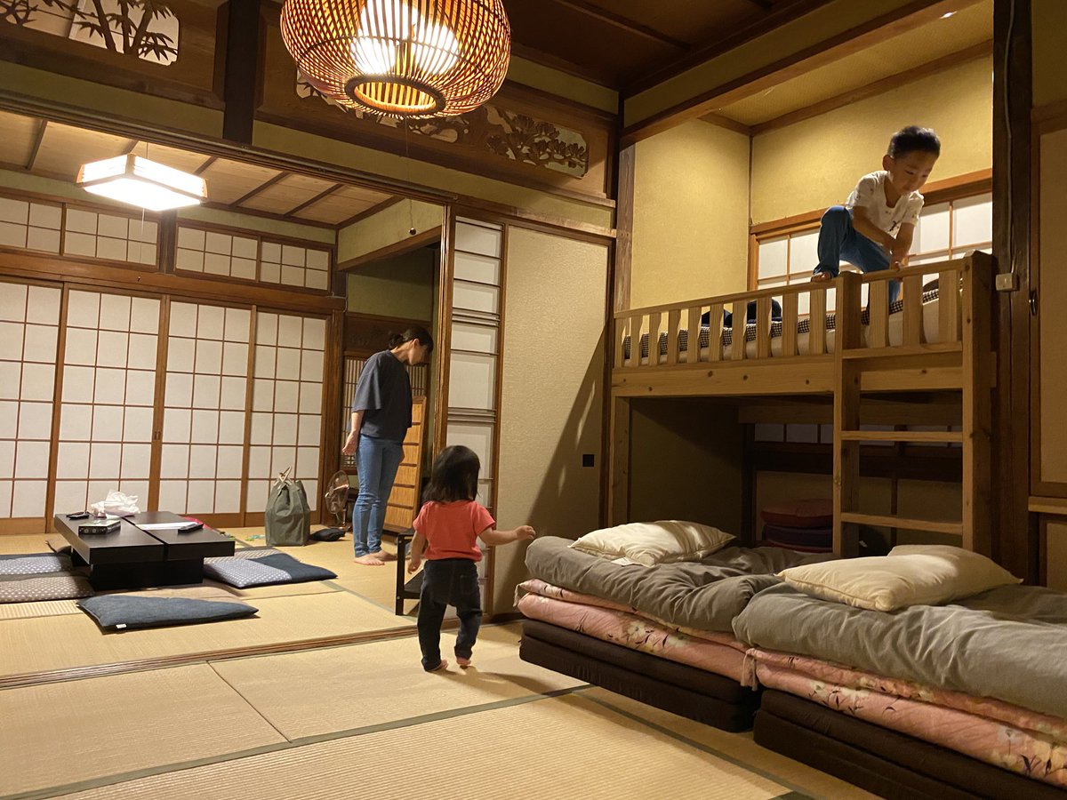 ひめひめ 富山型シェアハウス V Twitter もうさ 誰も泊まり来ないから自分たちで泊まってる ゲストハウス縁 一日一組限定 貸切宿 猫たくさん 田舎暮らし 富山