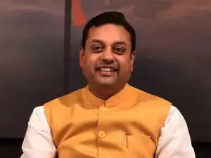 AjaySin01023639's tweet photo. कोरोना की चपेट में आए संबित पात्रा, गुरुग्राम के मेदांता मेडिसिटी अस्पताल में भर्ती

Get well soon
दो दो हाथ
 कोरोना के साथ https://t.co/jwzmagCwTL