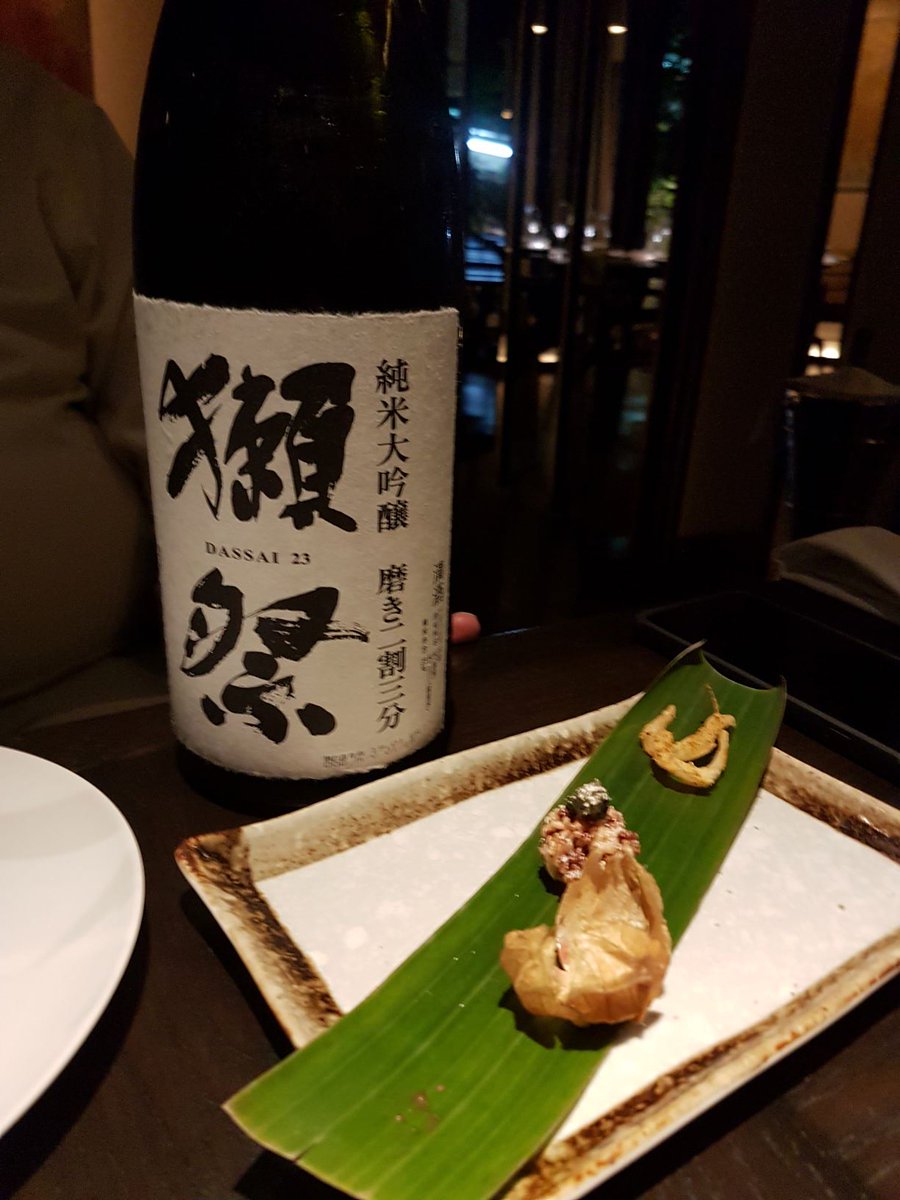 ChefKenHom's tweet photo. #Bangkok  #Jaew at #JimThompson -would go back for grilled pork belly &amp; braised shoulder w/ turmeric &amp; tamarind. Roast duck breast w/ duck leg in curry sauce also magic.Also plenty of locally inspired veg. dishes worth trying. Jaew is a new jewel in the crown of Bangkok dining! https://t.co/unnsP5xcLu