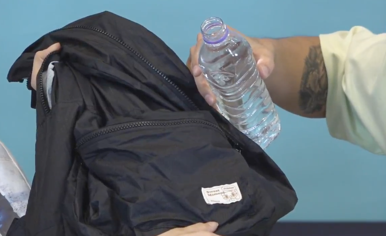 Ren kept asking Baekho to pour water on the bag to show that it's waterproof, and it turned into a home shopping broadcast as the members were like "Oh!!! Oh, it works!!!!" and they were so amazed  #뉴이스트  #NUEST  @NUESTNEWS