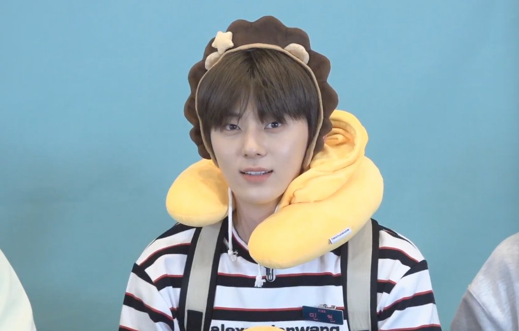 Minhyun put on Ping's constellation head thing and said, "My head.. is a bit bigger than Ping's but I can still wear it." #뉴이스트  #NUEST  @NUESTNEWS