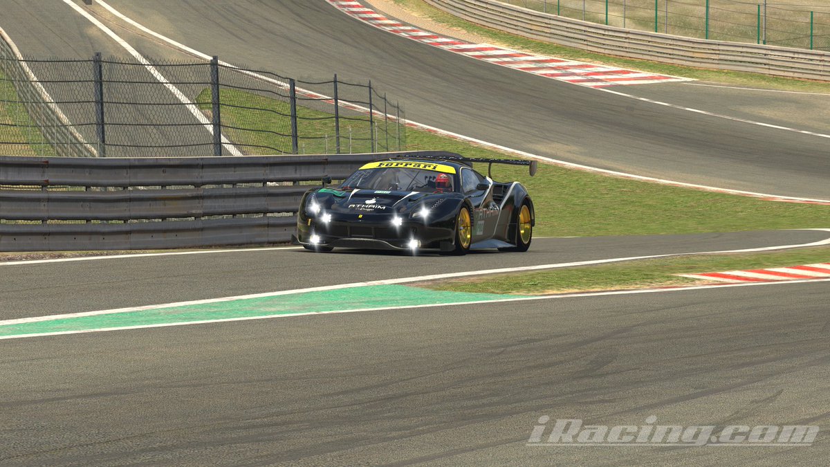 EduVilaassako's tweet photo. Sabado 30 las 22h ultima cita para el champ. @BEEESPORTTEAM donde por un punto no podemos empatar con el primero Sk motorsport, se lleva la victoria, pero empatados a puntos con el p2 y escudería Madrid pisando los talones, emoción al Maximo 💪💪 @AthaimRacing a por el podio💪💪 https://t.co/fFBQIA35tV
