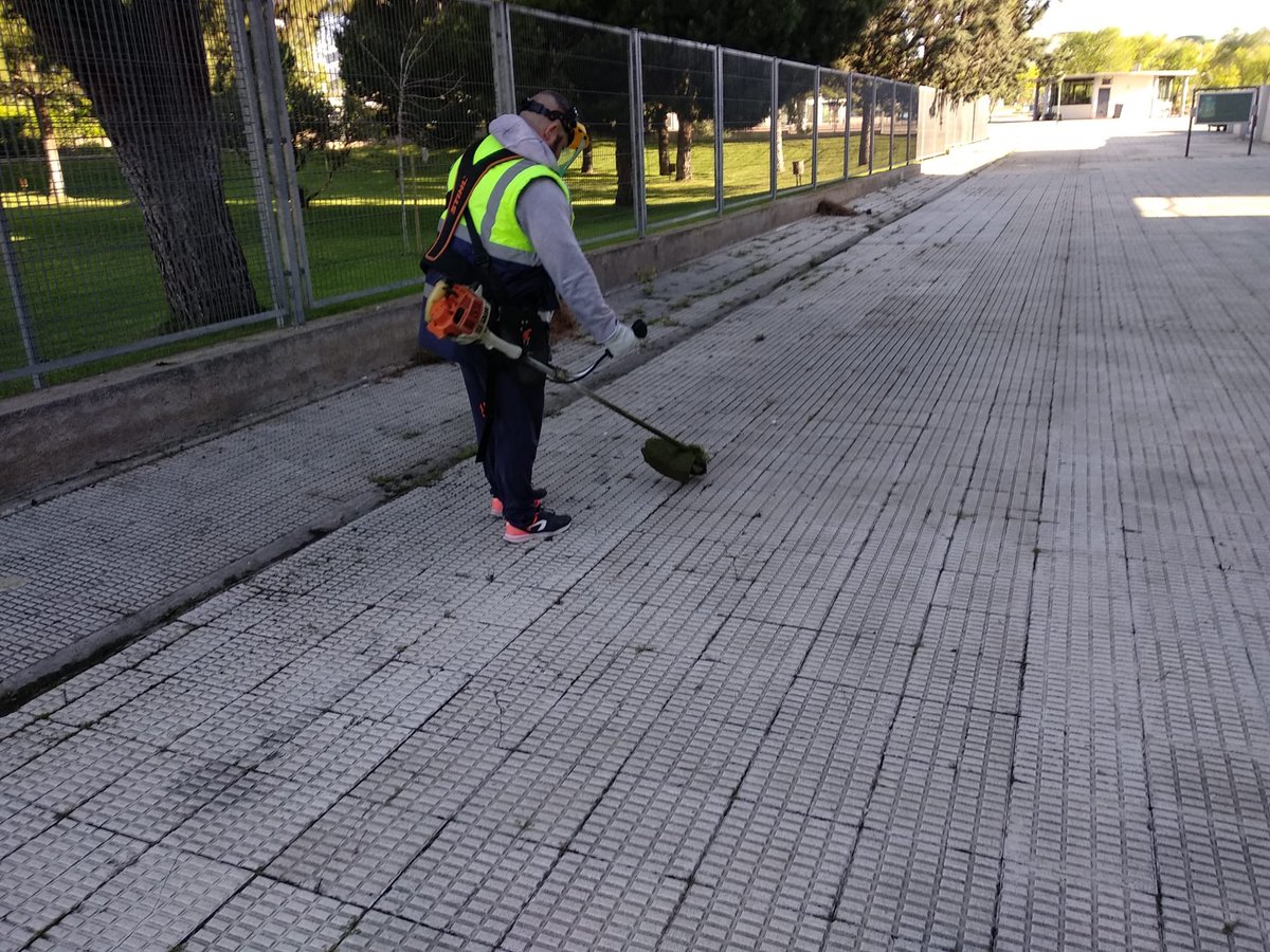 AlcorconDeporte's tweet photo. Ya estamos preparando las instalaciones para poder ir volviendo a la apertura paulatina de las mismas, siguiendo siempre todas las instrucciones de las autoridades sanitarias
#AlcorcónEstáContigo https://t.co/xtRLYji05g