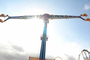 fantasyislanduk's tweet photo. #Throwback
Who experienced the exhilarating G-Force in 2016? #ExtremeRide #Adrenaline #FantasyIsland https://t.co/CfM3C3A2tP