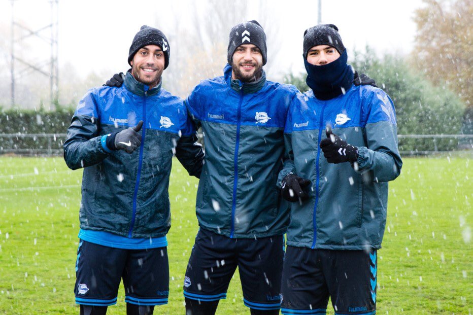 edgarmendez9's tweet image. Muchas felicidades, @vicama8! 🎈 #TheBigThree @TheoHernandez 👍🏻😜🔵⚪️