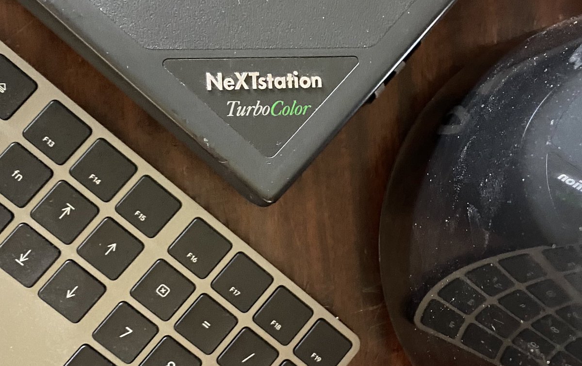 jmarc's tweet image. Collection complète (elle vient de loin)
#NeXT #nextcomputer #stevejobs