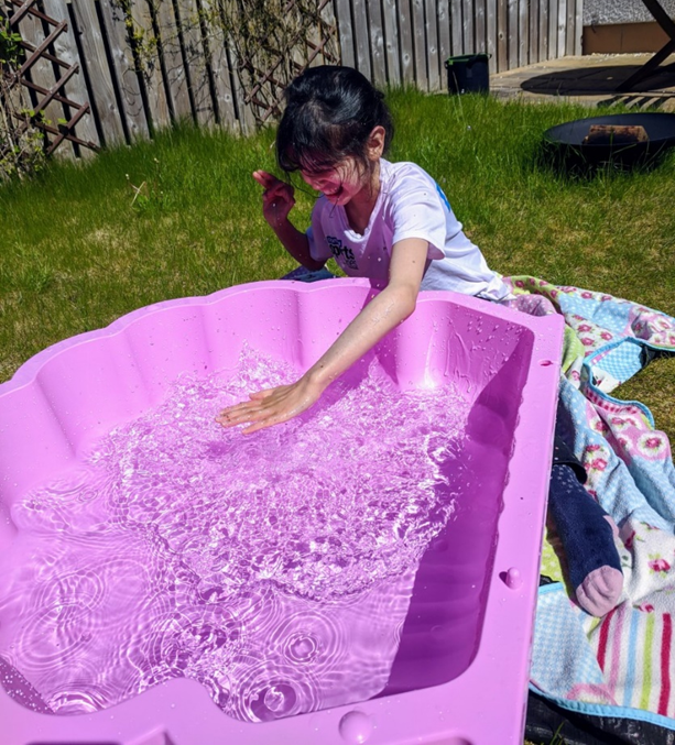 MOVEprogramme's tweet photo. Thank you @Team_Oaklands for this fantastic update 👏 Rebecca has made great progress and can now stand on her own - well done! 🤩

How are you helping to support #MOVEatHome? Let us know! https://t.co/fr9oUDxGbx