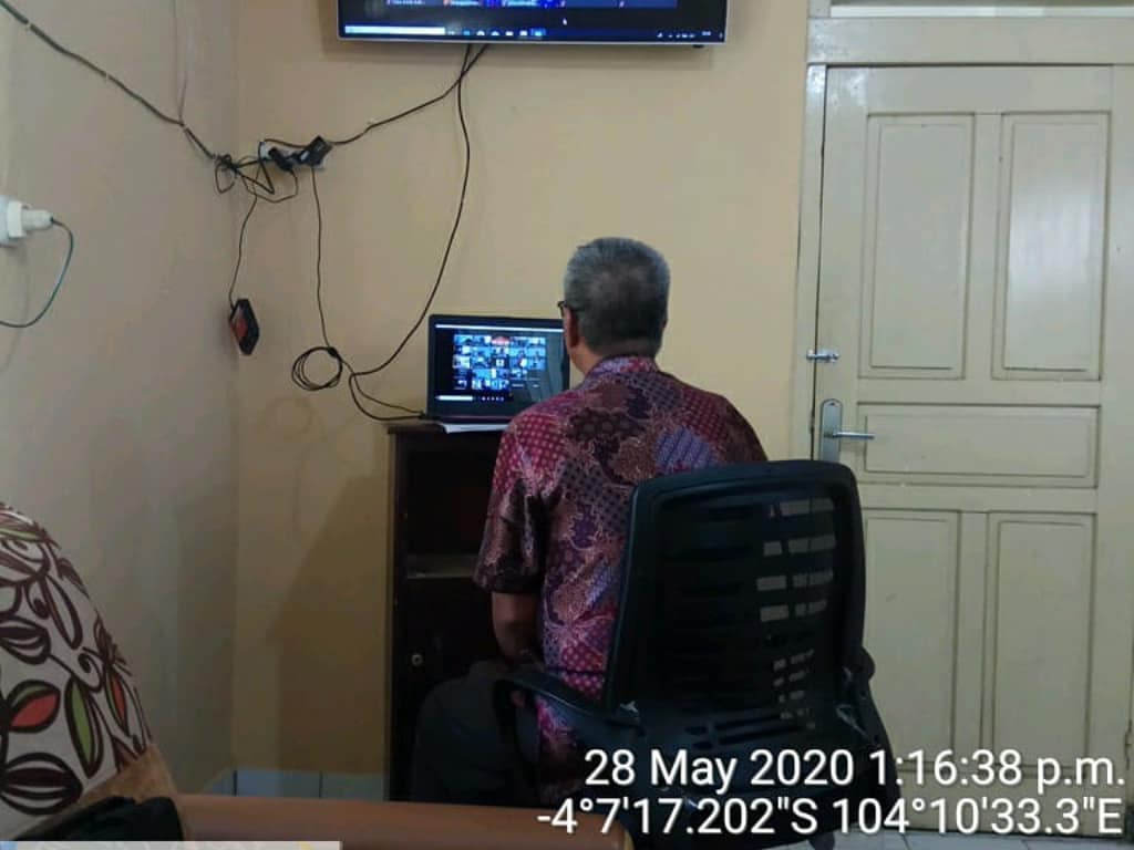 BettySusantiHS1's tweet photo. Mendampingi Pak KADIN Zoom with kementrian Koperasi serta seluruh Kepala Dinas Koperasi UKM dari Sabang sampai Merauke.
Membahas Rencana Revitalisasi Dan pemulihan Usaha KUMKM
#penyuluhkoperasi
#penyuluhkemenkop
#dinkopukmoku
#ppkloku https://t.co/4RKfsRFiYr
