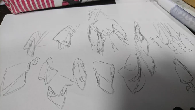刀ステ見ながらひたすら袖をメモるわたし🙄 