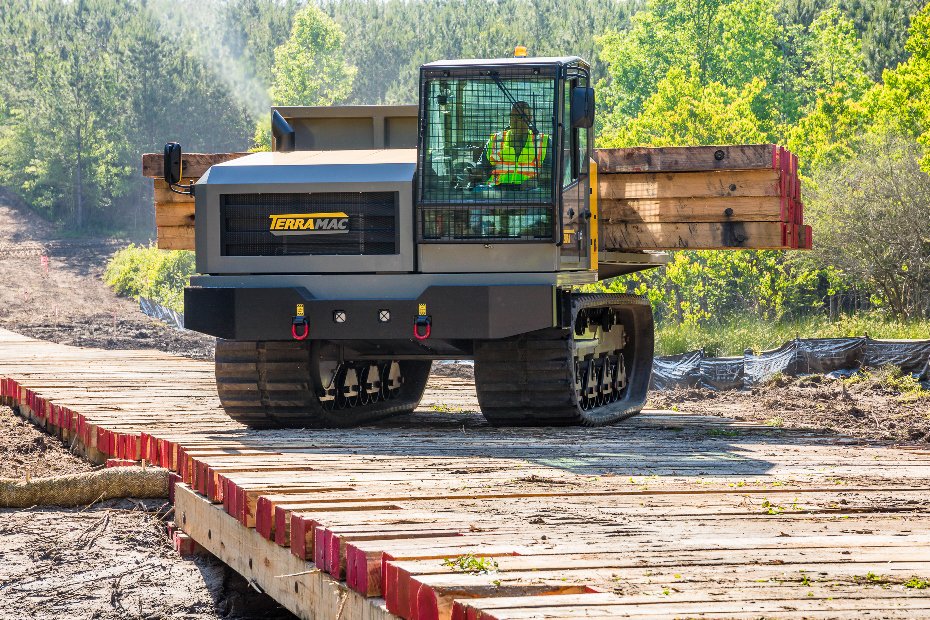 LinderMachinery's tweet photo. Don't let access be the reason your jobsite is delayed. Try a Terramac RT14 with flat bed for hauling mats and building access roads on hard-to-reach jobsites. #mathauling #terramac #LeadingTheWay https://t.co/9F2lE88fl0
