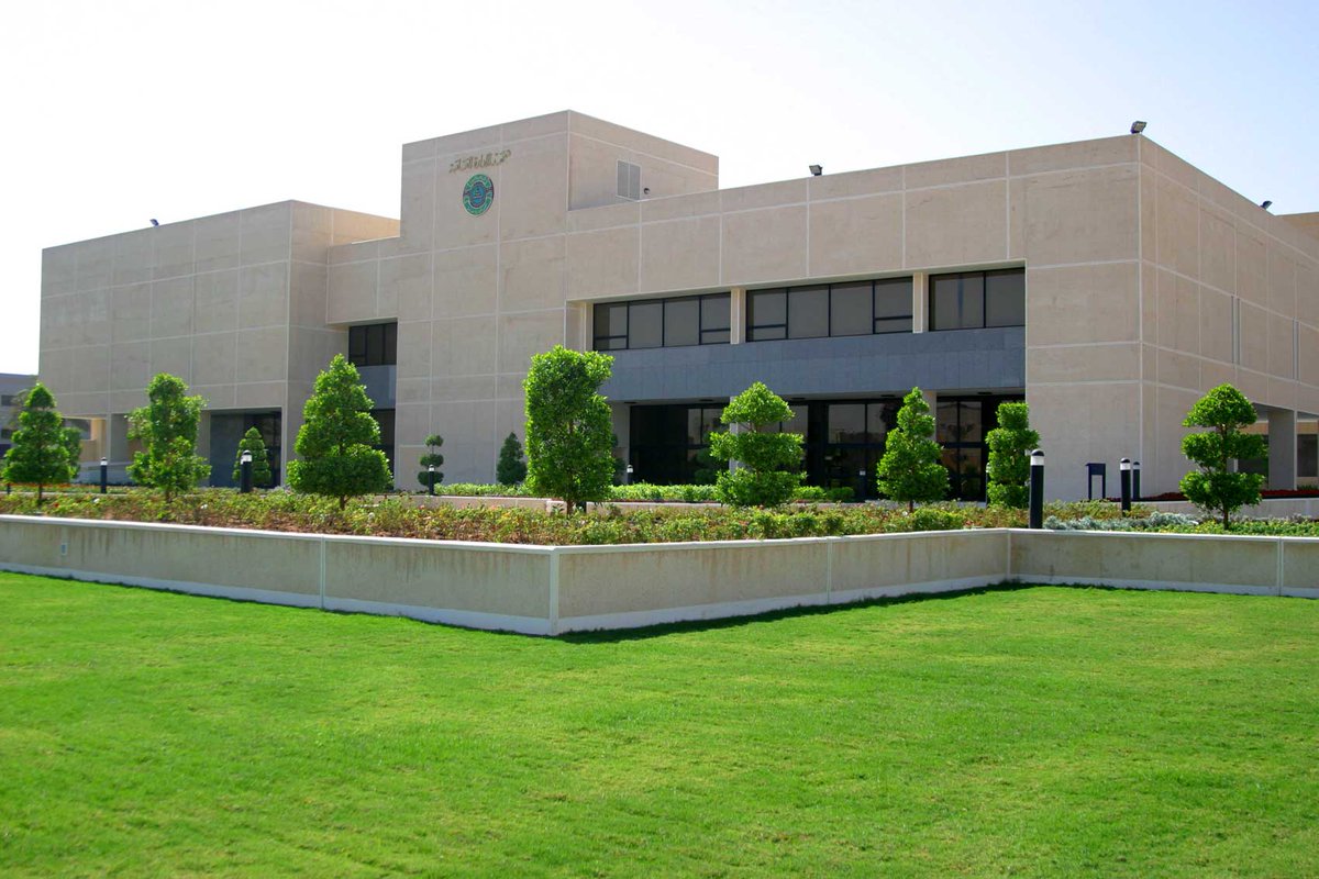 ضمن مبادرته #تنمية_ادارية_مستمرة يستأنف المعهد برامجه التدريبية عن بعد للقدرة الواحدة من يوم الأحد القادم الموافق 8 شوال 1441. وستكون بداية التدريب لجميع البرامج الساعة 12.30 ظهراً.