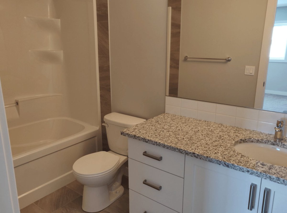 Rockford knows that your home is more than windows and walls - It's where you will build your memories and shape your life. Let us help you create a house that fits it: rockford.ca