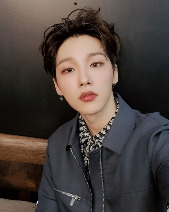 INTL_AB6IX's tweet photo. [📸/200528] AB6IX_official instagram update with Jeon Woong

"🌸Dazed~~ Two points~~☺"

🔗: https://t.co/DMAna4FEPA

©INTL_AB6IX

#AB6IX #에이비식스 #임영민 #전웅 #김동현 #박우진 #이대휘 
@AB6IX @AB6IX_MEMBERS https://t.co/YGkHBLwQvy