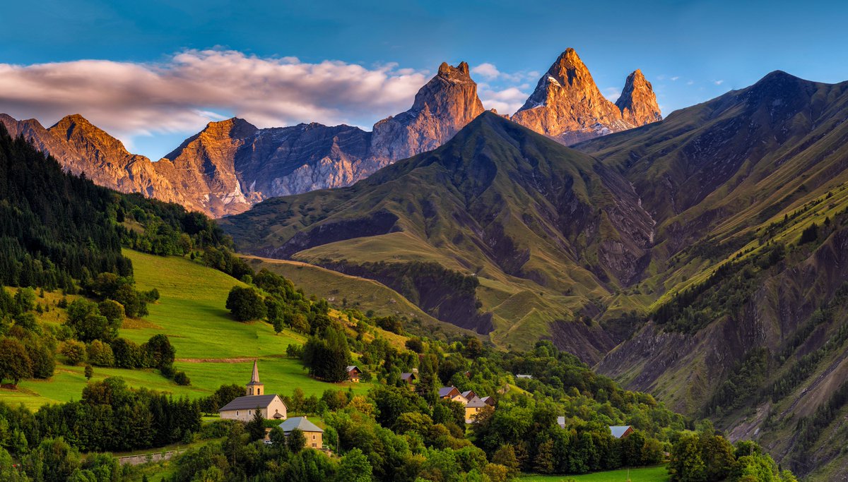 Les vacances cet été, ce sera en France ! 
Mais vous allez où ? 
A la mer, à la montagne, à la campagne, dans une grande ville ? En train, en voiture, à vélo ?
Vous restez chez vous ?
Dites-nous tout !