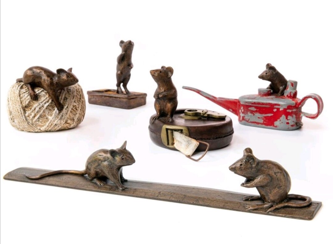 #6musicart <a href="/BBC6Music/">BBC Radio 6 Music</a> <a href="/maryannehobbs/">maryannehobbs</a> With limited access to my main workshop during lock down I have been working on these little fellows. To see more follow me on Instagram @martinnormansculptures or Facebook Martin Norman Sculptures