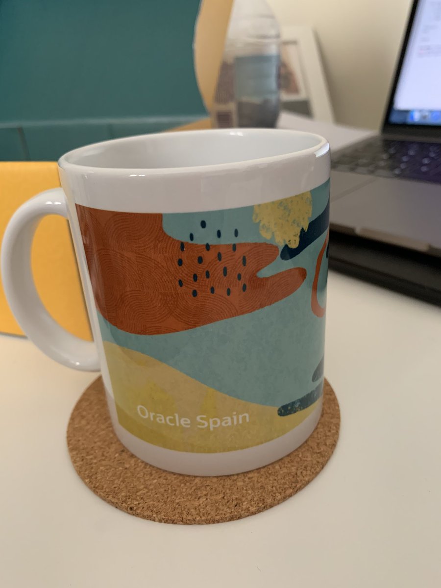 sisifc21's tweet photo. #proudtobeOracle @oracle_es thank you for this awesome surprise and you make my day!!! Happy to be an Oracle employee and part of this Spanish team! #oracle #oracleSpain https://t.co/JwnywDiLpi