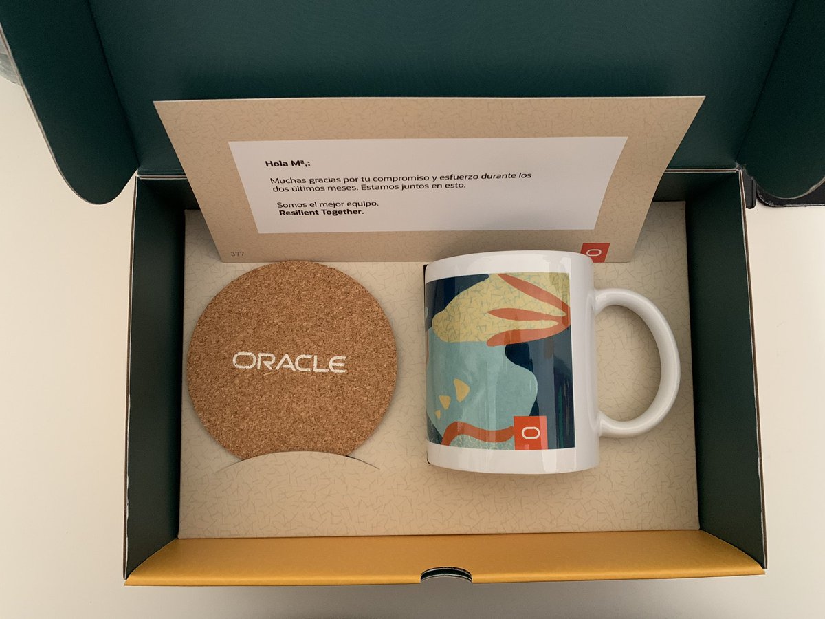 sisifc21's tweet photo. #proudtobeOracle @oracle_es thank you for this awesome surprise and you make my day!!! Happy to be an Oracle employee and part of this Spanish team! #oracle #oracleSpain https://t.co/JwnywDiLpi
