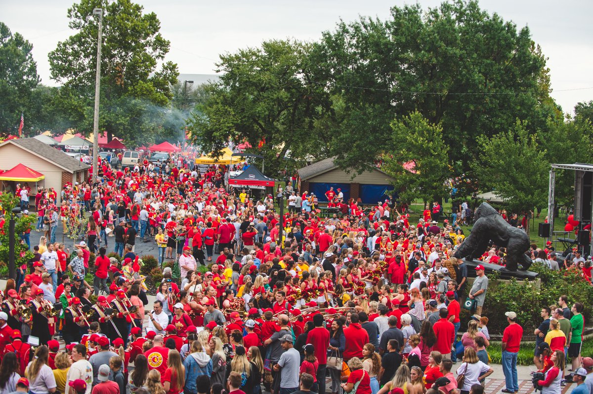 reidwphoto's tweet photo. Check out who made the list. Best game day atmosphere in D2! @GorillasFB @PittStGorillas @pittstate https://t.co/vnDqjbvFom