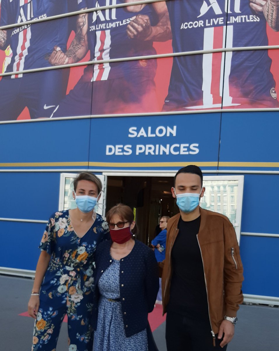 la_CNAPE's tweet photo. .@PSG_inside a redistribué hier les masques reçus de @TencentGlobal à 8 associations, dont la #CNAPE.
➡ https://t.co/JDnLFz4tF5
Merci à la @FondationPSG & à sa présidente @SabDelannoy de cette attention pour ceux qui prennent soin des enfants protégés.
#EnsembleProtectionEnfance https://t.co/YxBswsOfnx