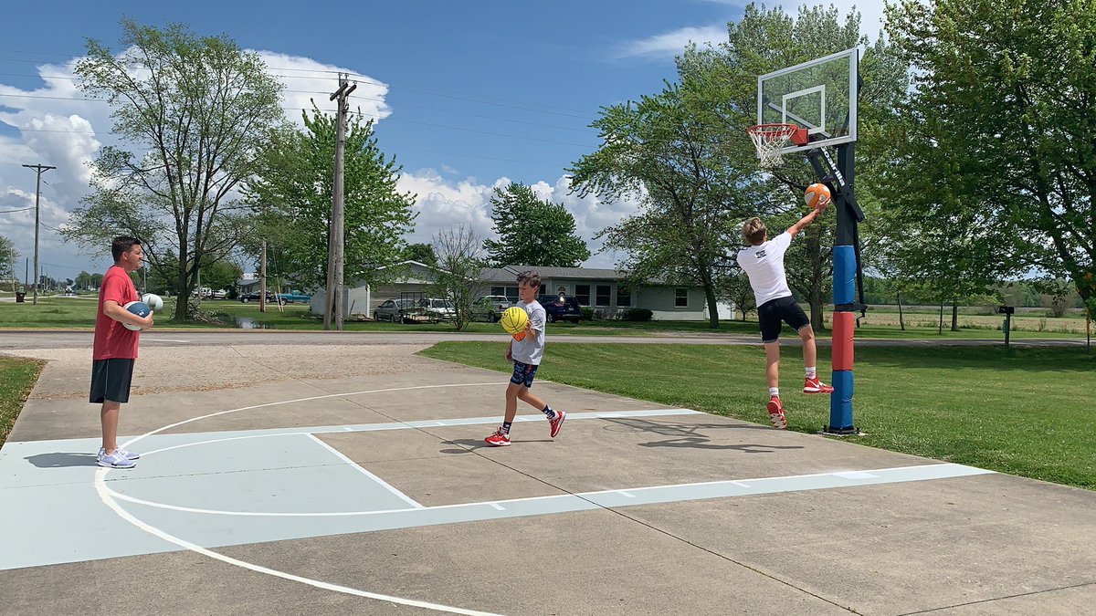 GBEDAcademy's tweet photo. Welcome Lincoln (@PH_HouseOfHeat 8th grade) & Reid Creager (PH 6th grade) to the Acadmey. Quick, athletic guards with smooth shot releases. Great attitudes & love to study the game. Looking forward to seeing their growth this summer. #getbettereveryday #beapartofthemovement https://t.co/TEMBd7Gc3y