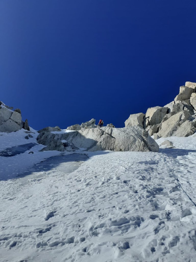 f_manners's tweet photo. Nice acclimatisation climb on the Migot spur yesterday. It’s in great condition for anyone that is considering the climb. The steps are now in and the climbing is fairly simple due to being nice and icy. I didn’t bother taking my skis 🎿 #alpinism #chamonix #longdays https://t.co/4zL7ZDTTIO