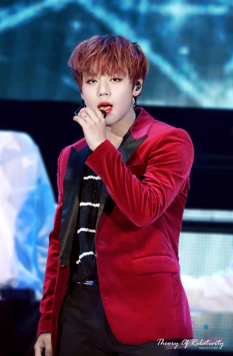 Relativity2033's tweet photo. Happy  Birthday💗💛💚
#박지훈 #朴志訓 #ParkJihoon https://t.co/mfxA4wbc1r