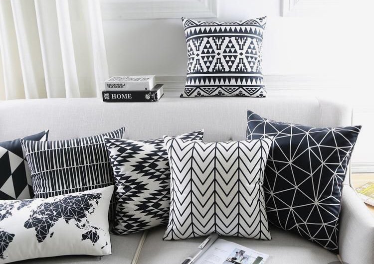 _doraredre's tweet photo. Rekomendasi Olshop Dekorasi Kamar dan Rumah yang Estetik, Lucu, Fungsional, Murah Banget Mulai 10Ribuan. 

Dari walpaper, rak, sarung bantal, lampu dll. 

Cocok bgt buat bikin kamar/rumah estetik low budget. Mamaeh dah beli juga, yuk dilikes &amp; beli biar naikin mood #dirumahaja https://t.co/GzmoTWqPWy