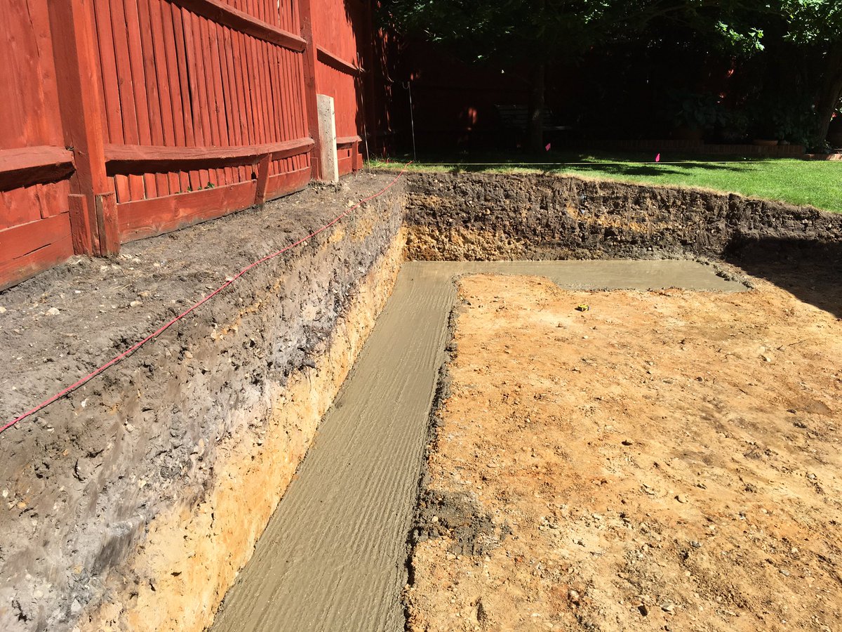 alwaysdigging's tweet photo. A reduce dig in Camberley for a new summer house and patio. Footings dug for steps and retaining wall. https://t.co/hRVuQiGjSa