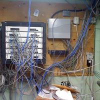 ViveComm's tweet image. It's hard to believe this was the norm in our industry.  It's 2020, time to #cutthecord #TBT

#gohosted
#ViveCloud

ow.ly/nBTh50zE54i