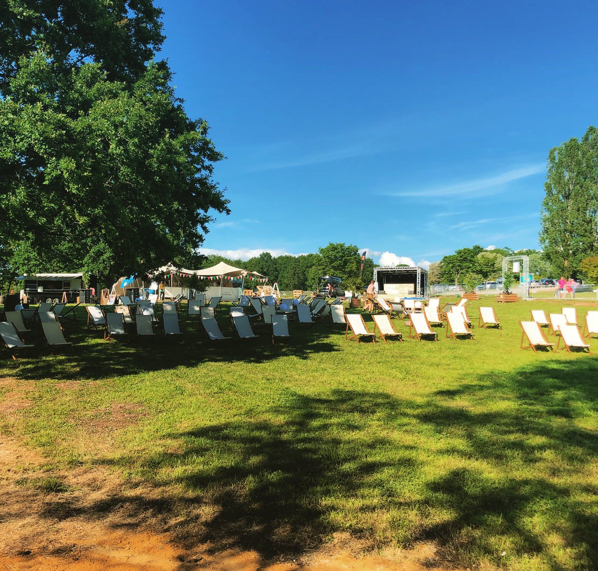 clemmeunier's tweet photo. 👉Oh Yeah ! nous sommes très heureux de vous annoncer que nous allons pouvoir rouvrir le Mbeach pour la saison 2020 !🔥🥳☀️😊🥂🍹🍻 ⚠️ Le temps de s'organiser, nous devrions être prêt pour le 19 Juin !!!🍔☀️💥💫⭐️ #Enjoy #Mbeach #Summer2020 #BeachBar #Troyes #MesnilStPère #Lac https://t.co/XlqdWyEVtb